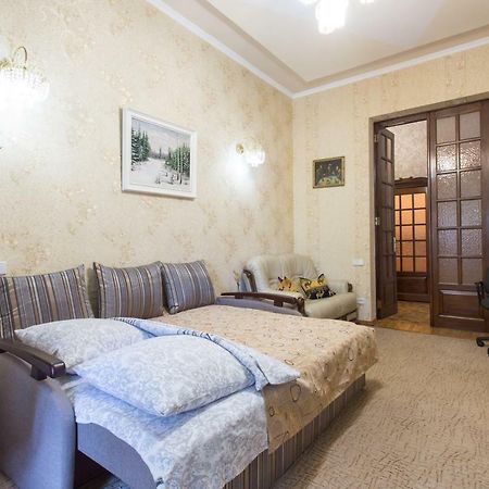 Apartment In The Center Of Kharkov Luaran gambar